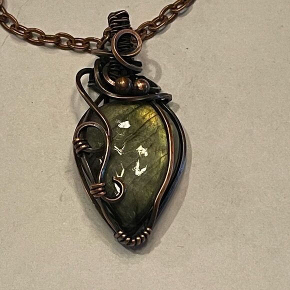 NWT DebbyTammy 16” handmade Labradorite teardrop stone necklace - Picture 4 of 12